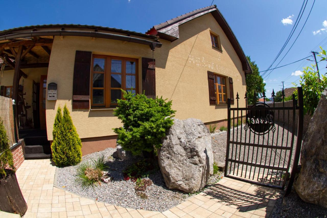 Apartmany Berries Valca Luaran gambar